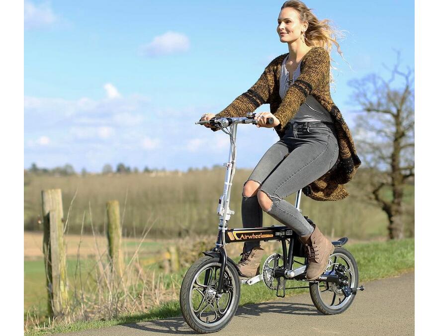 the Advantages of Riding Airwheel smart electric bike